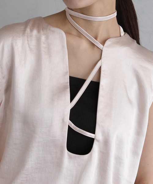 &g'aime（アンジェム）の「【&g’aime】ノースリーブサテンブラウス（シャツ/ブラウス・レディース・ブラック/ブルー/アイボリー・FREE）」の5枚目の写真