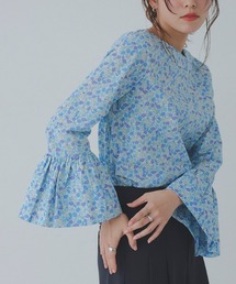 花柄ベルスリーブブラウス