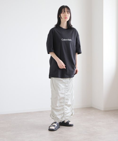 Calvin Klein(カルバン・クライン)の「【Calvin Klein / カルバン クライン】 SS STANDARD LOGO TEE(Tシャツ/カットソー・レディース・ホワイト/パープル/ブラック・MEDIUM)」の8枚目の写真