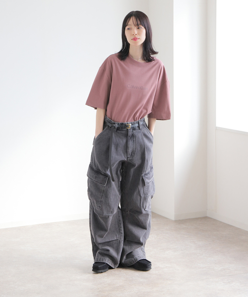 Calvin Klein(カルバン・クライン)の「【Calvin Klein / カルバン クライン】 SS STANDARD LOGO TEE(Tシャツ/カットソー・レディース・ホワイト/パープル/ブラック・MEDIUM)」の14枚目の写真