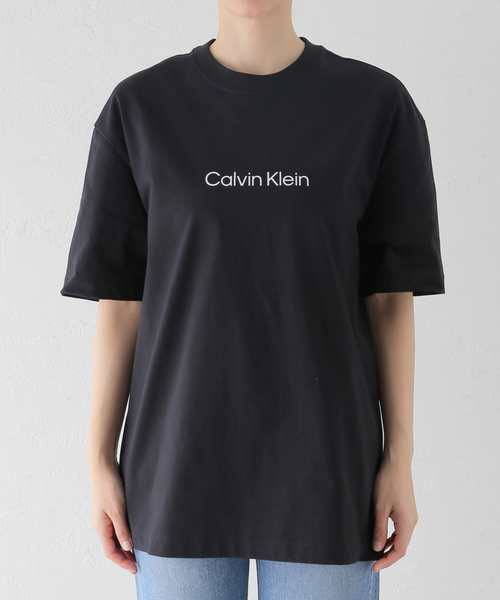 Calvin Klein(カルバン・クライン)の「【Calvin Klein / カルバン クライン】 SS STANDARD LOGO TEE(Tシャツ/カットソー・レディース・ホワイト/パープル/ブラック・MEDIUM)」の18枚目の写真