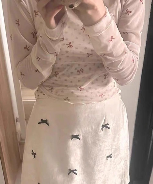 Mayree(メイリー)の「【Mayree】リボンシアートップス(Tシャツ/カットソー・レディース・ホワイト/パープル/ブラック/ブルー・FREE)」の5枚目の写真