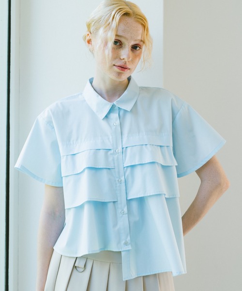 idem（イデム）の「asymmetry frill short sleeve shirt/半袖フリルシャツ（シャツ/ブラウス・レディース・オフホワイト/アイボリー/ブルー/ピンク/ライトブルー/ネイビー・FREE）」の4枚目の写真
