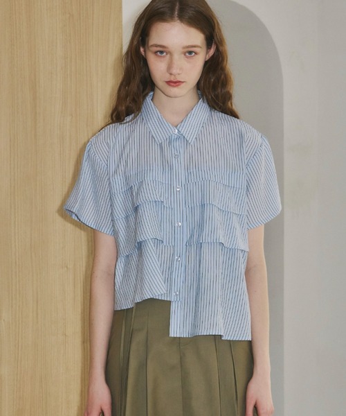 idem（イデム）の「【ZOZOTOWN限定】asymmetry frill short sleeve shirt/半袖フリルシャツ（シャツ/ブラウス・レディース・オフホワイト/アイボリー/ブルー/ピンク・FREE）」の6枚目の写真