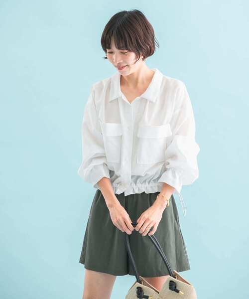 F by ROSSO(エフバイロッソ)の「F by ROSSO UVCUT撥水クロップドシャツ(シャツ/ブラウス・レディース・ブラック/ホワイト/イエロー・FREE)」の2枚目の写真