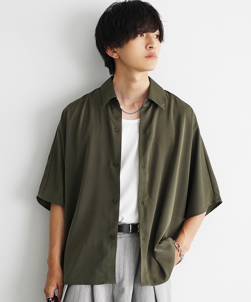 MinoriTY(マイノリティ)の「【MinoriTY】さらさらとろみ素材ドルマンシルエット半袖シャツ ビッグシャツ ビッグシルエット オーバーサイズ ルーズフィット メンズ 秋服 夏服(シャツ/ブラウス・メンズ・ブルー/アイボリー/ベージュ/ブラック/カーキ/ブラック系1/ベージュ系1/ホワイト系1・M/L/S)」の7枚目の写真