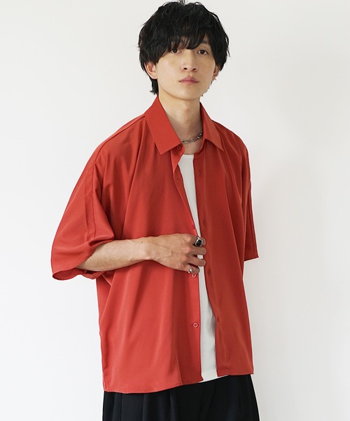 MinoriTY(マイノリティ)の「【MinoriTY】さらさらとろみ素材ドルマンシルエット半袖シャツ ビッグシャツ ビッグシルエット オーバーサイズ ルーズフィット メンズ 秋服 夏服(シャツ/ブラウス・メンズ・ブルー/アイボリー/ベージュ/ブラック/カーキ/ブラック系1/ベージュ系1/ホワイト系1・M/L/S)」の15枚目の写真
