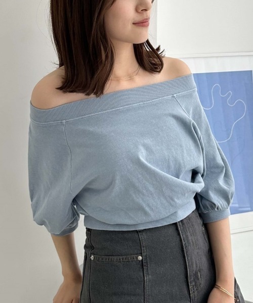 archives(アルシーヴ)の「ピグメントオフショルTシャツ(Tシャツ/カットソー・レディース・チャコールグレー/オフホワイト/ブラウン/ブルー・MEDIUM)」の4枚目の写真