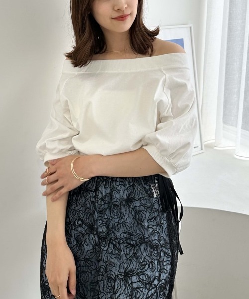 archives(アルシーヴ)の「ピグメントオフショルTシャツ(Tシャツ/カットソー・レディース・チャコールグレー/オフホワイト/ブラウン/ブルー・MEDIUM)」の5枚目の写真