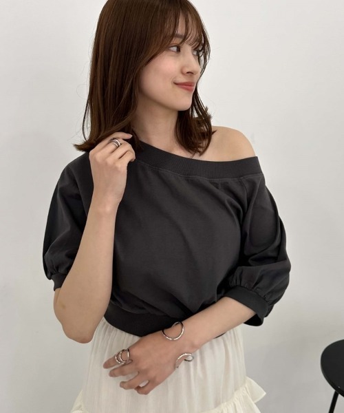 archives(アルシーヴ)の「ピグメントオフショルTシャツ(Tシャツ/カットソー・レディース・チャコールグレー/オフホワイト/ブラウン/ブルー・MEDIUM)」の19枚目の写真