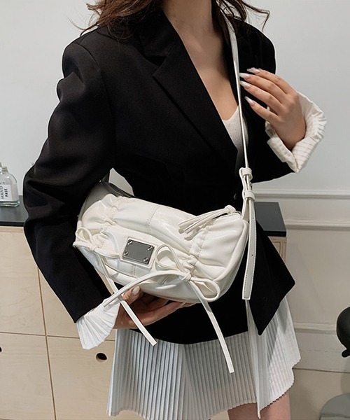 gossip!ロサンゼルス(ゴシップロサンゼルス)の「Y2K スタイル シャーリング蝶結びクロスボディバッグ 2way(ショルダーバッグ・レディース・ブラック/オフホワイト/ピンク・FREE)」の10枚目の写真
