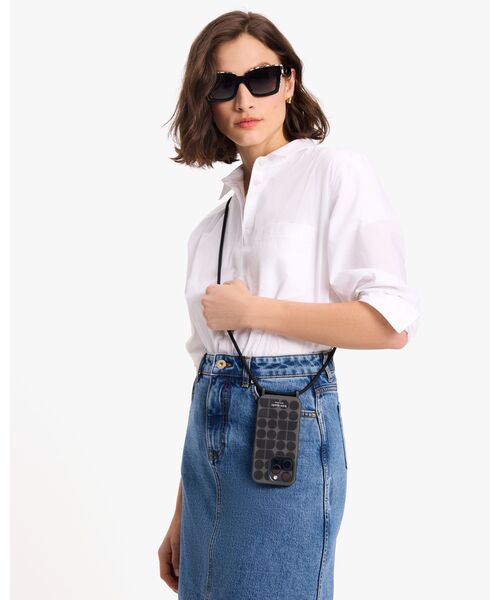 kate spade new york(ケイトスペード ニューヨーク)の「ノエル アイフォン 15 Pro ケース クロスボディ(スマホケース/カバー・レディース・ブラック・ONESIZE)」の4枚目の写真