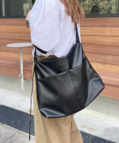 CPCM（シーピーシーエム）の「ダブルベルトPUショルダー（ショルダーバッグ・レディース・ブラウン/シルバー/ブラック・FREE）」の4枚目の写真