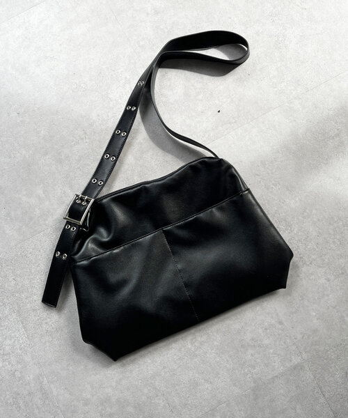 CPCM（シーピーシーエム）の「ダブルベルトPUショルダー（ショルダーバッグ・レディース・ブラウン/シルバー/ブラック・FREE）」の5枚目の写真