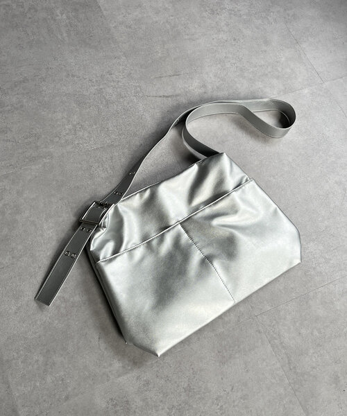 CPCM（シーピーシーエム）の「ダブルベルトPUショルダー（ショルダーバッグ・レディース・ブラウン/シルバー/ブラック・FREE）」の13枚目の写真