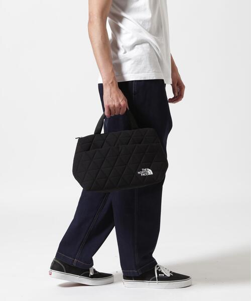THE NORTH FACE(ザノースフェイス)の「THE NORTH FACE/ザ・ノース・フェイス Geoface Box Tote ジオフェイスボックストート NM32355(トートバッグ・レディース・ブラック/チャコールグレー/ホワイト/カーキ/アイボリー・FREE)」の1枚目の写真