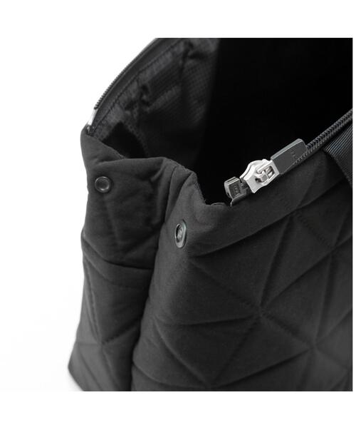 THE NORTH FACE(ザノースフェイス)の「THE NORTH FACE/ザ・ノース・フェイス Geoface Box Tote ジオフェイスボックストート NM32355(トートバッグ・レディース・ブラック/チャコールグレー/ホワイト/カーキ/アイボリー・FREE)」の11枚目の写真