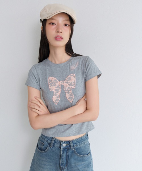 FCMM(エフシーエムエム)の「【日本限定】LACE RIBBON CROP TEE/レースリボンクロップT(Tシャツ/カットソー・レディース・ホワイト/ブラック/グレー・MEDIUM/SMALL)」の13枚目の写真