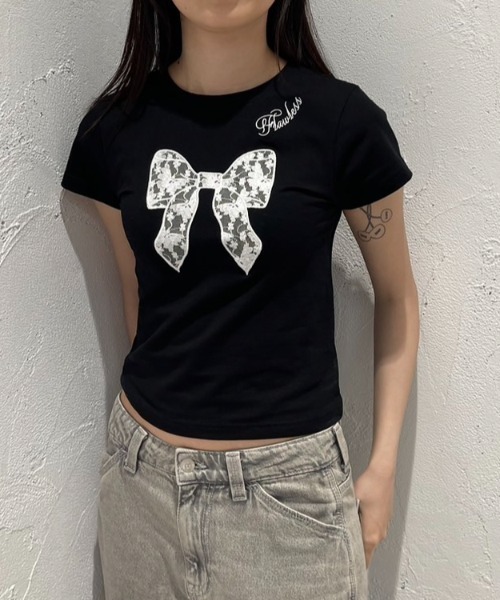 FCMM(エフシーエムエム)の「【日本限定】LACE RIBBON CROP TEE/レースリボンクロップT(Tシャツ/カットソー・レディース・ホワイト/ブラック/グレー・MEDIUM/SMALL)」の16枚目の写真