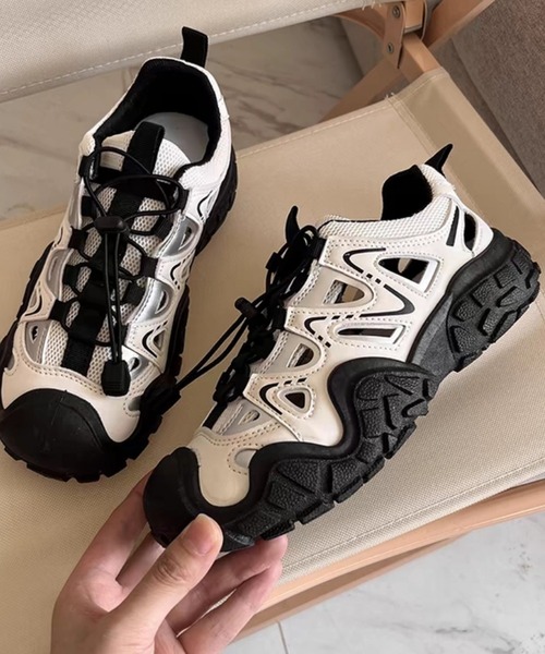 ANOTHER S（アナザーエス）の「ドローコード立体的なスニーカー