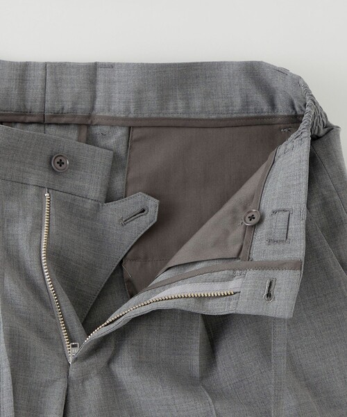 UNITED ARROWS(ユナイテッドアローズ)の「トロピカル スリム テーパード サイドシャーリング パンツ(スラックス・メンズ・ネイビー/グレー・48/46/44/50/52)」の5枚目の写真