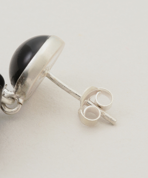 Sisi Joia(シシジョイア)の「【SISI JOIA/シシジョイア】DANIELLE EARRINGS:ピアス(両耳)(ピアス(両耳用)・レディース・ブラック・FREE)」の2枚目の写真