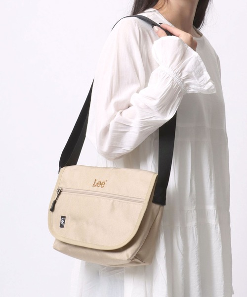 セール】Lee/リー ロゴ ワンポイント刺繍 撥水 フラップ ショルダー