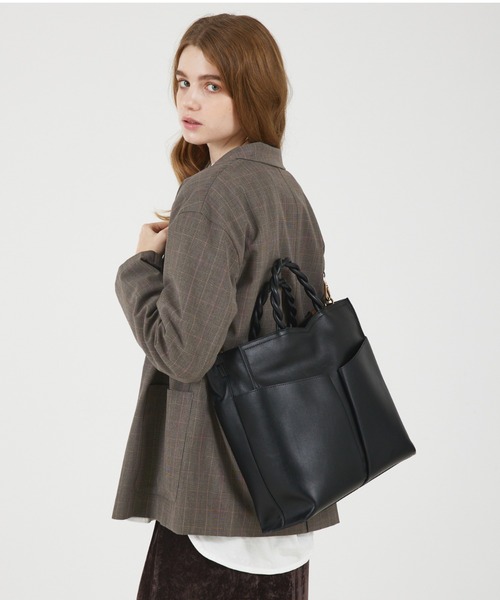 LOWELL things（ロウェル　シングス）の「Twiste/ダブルポケット2WAYトート L（トートバッグ・レディース・グレイッシュベージュ/ブラック/ベージュ/アイボリー・フリー）」の15枚目の写真