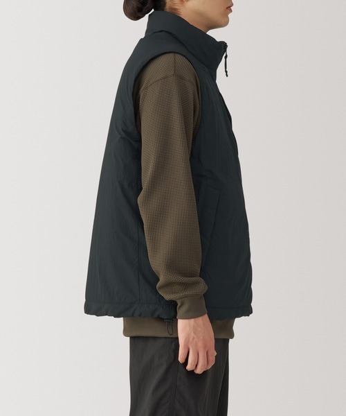 無印良品（ムジルシリョウヒン）の「〔MUJI WALKER〕紳士　撥水洗える中わたウォーキングベスト（ベスト・メンズ・グレー/ブラック/アイボリー・M/S/L/XL）」の21枚目の写真