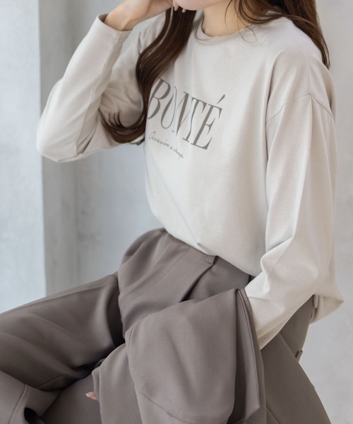 NAVY(ネイビー)の「NAVY ロゴプリント 長袖Tシャツ ロンT(Tシャツ/カットソー・レディース・ホワイト/グレイッシュベージュ/チャコールグレー・M/L)」の21枚目の写真