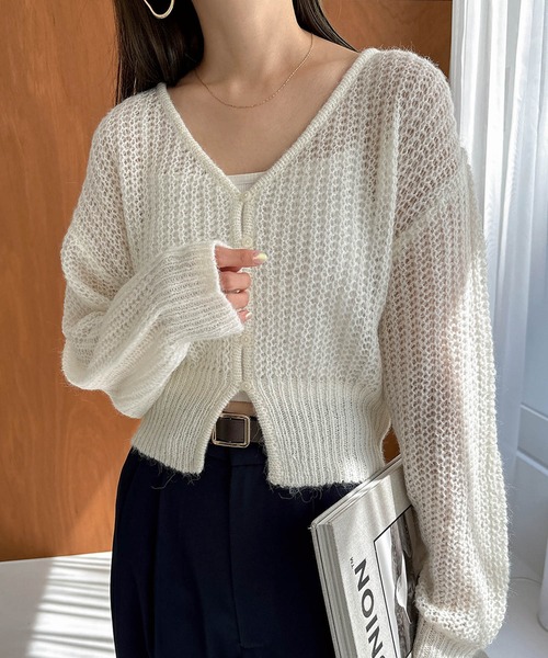 andme（アンドミー）の「ウール混モヘアタッチショート丈Vネックニットカーディガン（カーディガン/ボレロ・レディース・グリーン/ベージュ/オフホワイト/チャコールグレー・M）」の2枚目の写真