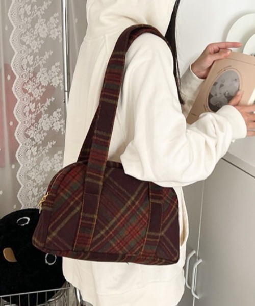 Vipoa（ヴィポア）の「レトロカレッジチェックショルダーバッグ（ショルダーバッグ・レディース・ブラウン・FREE）」の12枚目の写真