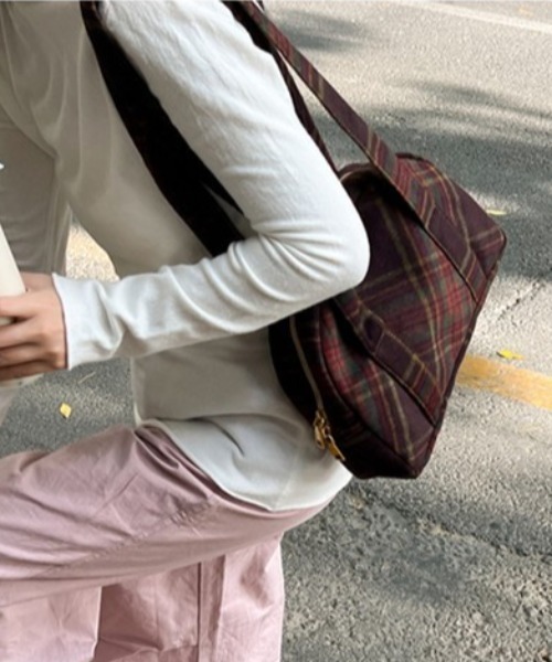 Vipoa（ヴィポア）の「レトロカレッジチェックショルダーバッグ（ショルダーバッグ・レディース・ブラウン・FREE）」の18枚目の写真