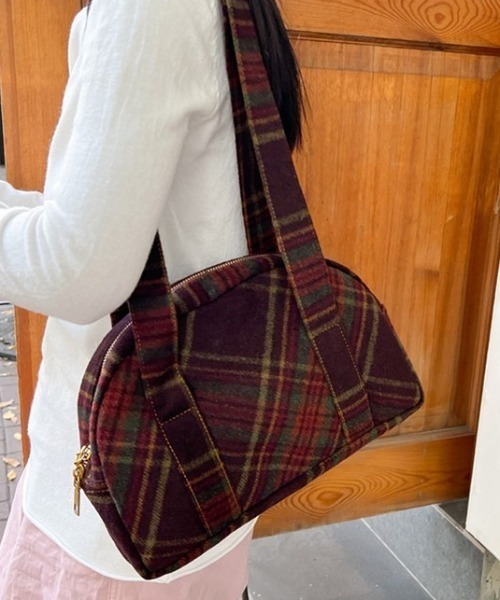 Vipoa（ヴィポア）の「レトロカレッジチェックショルダーバッグ（ショルダーバッグ・レディース・ブラウン・FREE）」の22枚目の写真