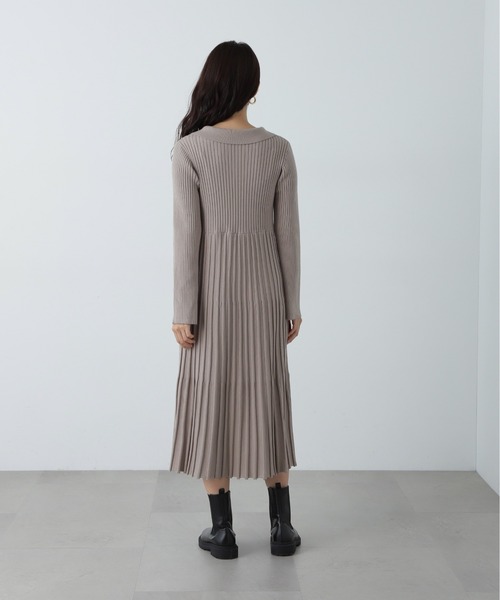 N.（N. Natural Beauty Basic）（エヌエヌナチュラルビューティーベーシック）の「スキッパーポロニットワンピース（ワンピース・レディース・チャコールグレー/ベージュ・MEDIUM）」の13枚目の写真