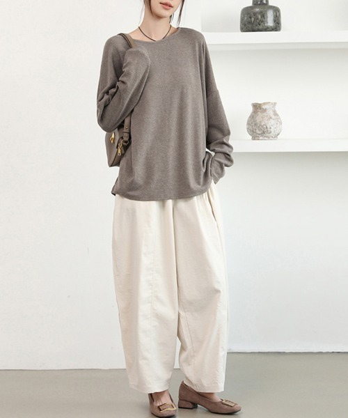 Doux Belle(ドゥーベル)の「モモンガ風オーバーサイズシャツ(Tシャツ/カットソー・レディース・ブルー/ブラック/グレイッシュベージュ/ベージュ/グリーン・MEDIUM)」の18枚目の写真