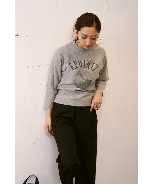 AZUL by moussy（アズールバイマウジー）の「30/10裏毛CITYサークルフォトPO（Tシャツ/カットソー・レディース・ベージュ/トップグレー/オフホワイト・SMALL/LARGE/MEDIUM）」の2枚目の写真