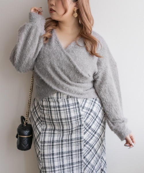 CLETTE(クレット)の「シャギーニットソークロスプルオーバー(Tシャツ/カットソー・レディース・グレー/アイボリー/ブラック・LL/3L/4L)」の10枚目の写真