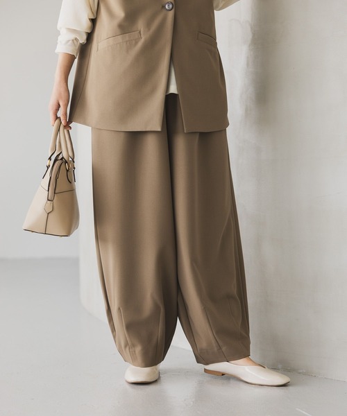 studio CLIP（スタディオクリップ）の「【みんなのリクエストパンツ】タックコクーンパンツ[プチ・プラスサイズあり]《オケージョン2025》（その他パンツ・レディース・カーキブラウン/ベージュ/ブラック・MEDIUM/LARGE/ﾌﾘｰ(L)/PF）」の15枚目の写真
