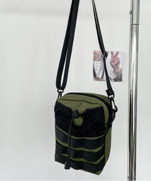 L LABEL（エルラベル）の「ドローコードミニショルダーサコッシュ（ショルダーバッグ・メンズ・ブラック/カーキ・FREE）」の5枚目の写真