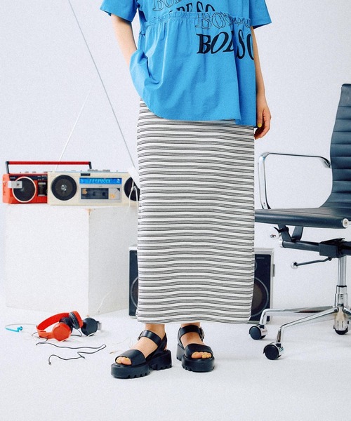 LEPSIM（レプシィム）の「ワッフルナロースカート　290315（スカート・レディース・ブラック/ブラック系その他/アイボリー/イエロー系その他/ピンク/レッド/ブルー・FREE）」の4枚目の写真