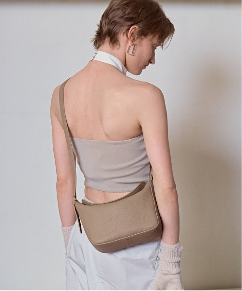 NiiNa(ニーナ)の「【NiiNa】【高品質牛革】ワンハンドルソフトレザーショルダーバッグ(ショルダーバッグ・レディース・ホワイト/グレイッシュベージュ・FREE)」の9枚目の写真