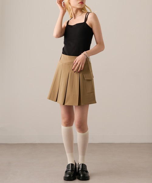 MAGASIN DE MODE Onjna(マガジンデモードオンジェナ )の「【MAGASIN DE MODE Onjna】Painstitch double strap camisole / 天竺カップ付き2本ストラップキャミソール DTK(キャミソール・レディース・ブラック/オフホワイト/ブラウン・FREE)」の21枚目の写真
