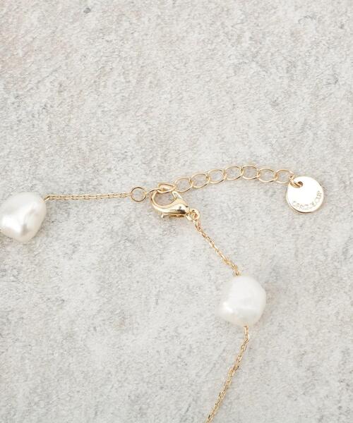 OPAQUE.CLIP（オペークドットクリップ）の「淡水パールブレスレット（ブレスレット・レディース・ゴールド/シルバー・00）」の4枚目の写真
