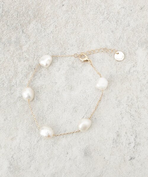 OPAQUE.CLIP（オペークドットクリップ）の「淡水パールブレスレット（ブレスレット・レディース・ゴールド/シルバー・00）」の7枚目の写真