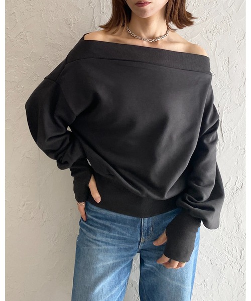 She's Closet(シーズクローゼット)の「長袖ワンショルダー/オフショルダー指穴フィンガーホールスウェット(スウェット・レディース・杢グレー/ブラック/スミクロ/アイボリー・FREE)」の11枚目の写真