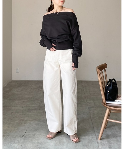 She's Closet(シーズクローゼット)の「長袖ワンショルダー/オフショルダー指穴フィンガーホールスウェット(スウェット・レディース・杢グレー/ブラック/スミクロ/アイボリー・FREE)」の13枚目の写真