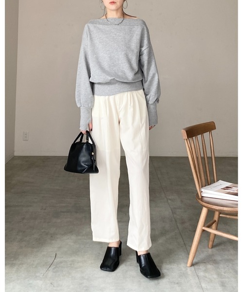 She's Closet(シーズクローゼット)の「長袖ワンショルダー/オフショルダー指穴フィンガーホールスウェット(スウェット・レディース・杢グレー/ブラック/スミクロ/アイボリー・FREE)」の19枚目の写真
