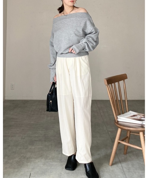 She's Closet(シーズクローゼット)の「長袖ワンショルダー/オフショルダー指穴フィンガーホールスウェット(スウェット・レディース・杢グレー/ブラック/スミクロ/アイボリー・FREE)」の21枚目の写真