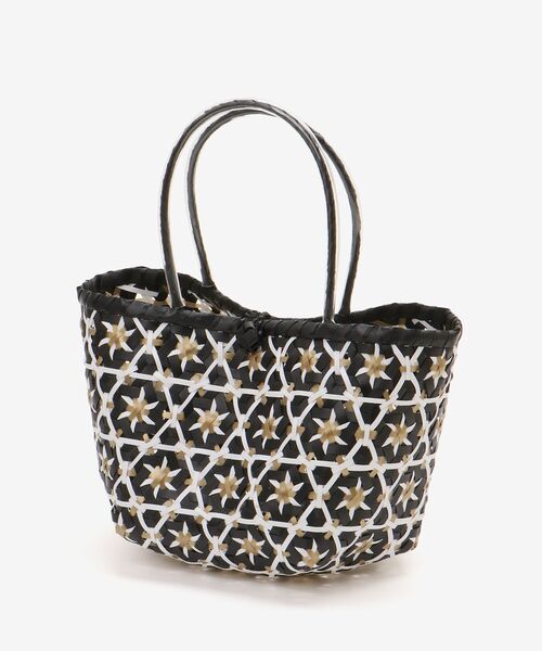 le.coeur blanc（ルクールブラン）の「フラワーモチーフトート（トートバッグ・レディース・ベージュ/ブラック・FREE）」の4枚目の写真